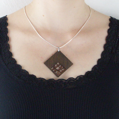 Halskette red cuadrada